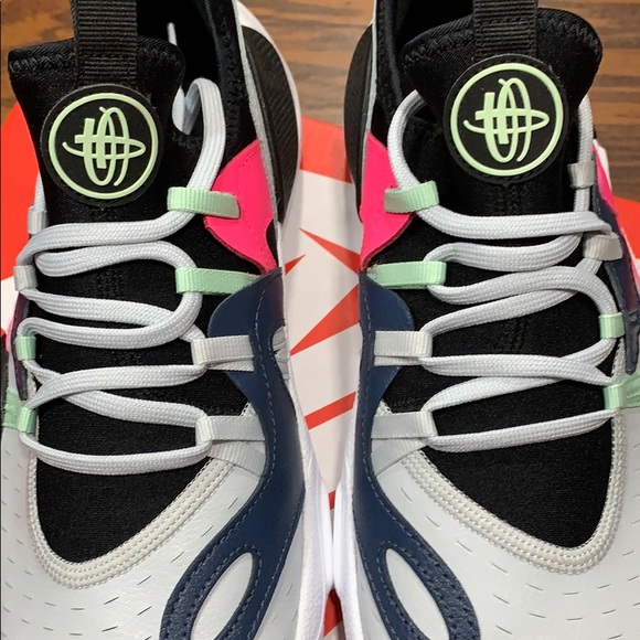 NIKE HUARACHE E.G.E.BG pure platinum/white-black - Picture 8 of 16